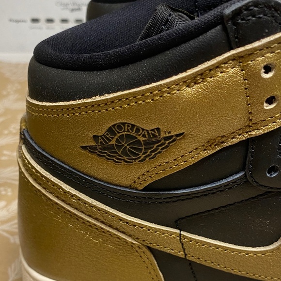 Nike Youth size 7 Black and Gold High-Top Sneakers - Picture 4 of 9